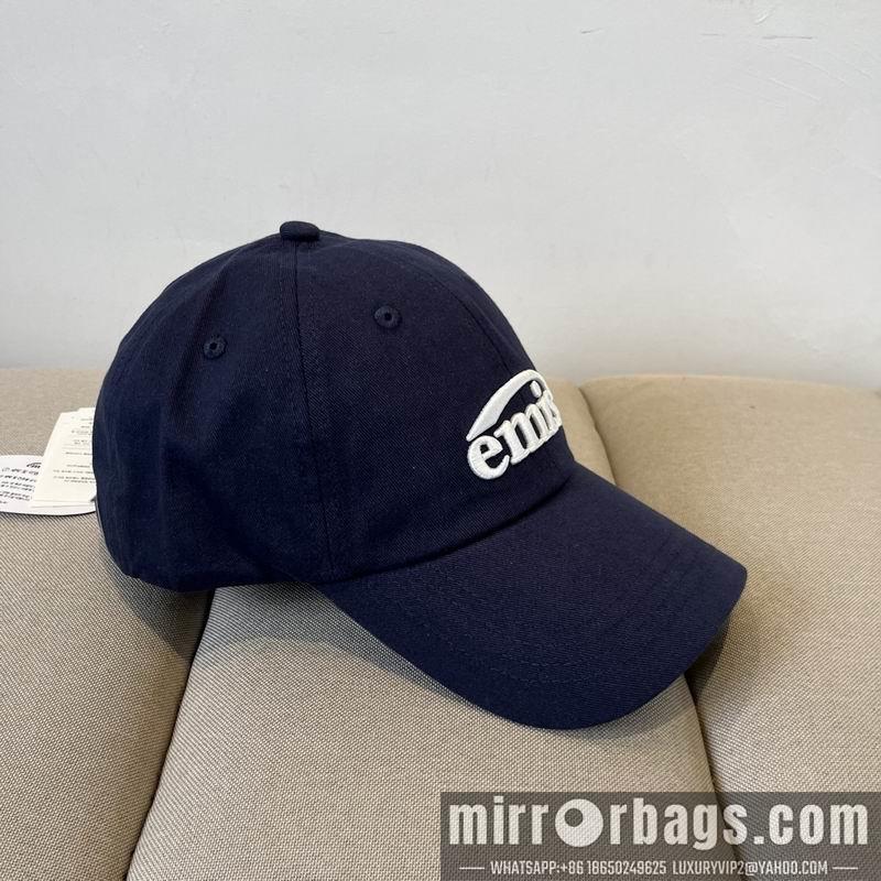 Emis Hat dx08