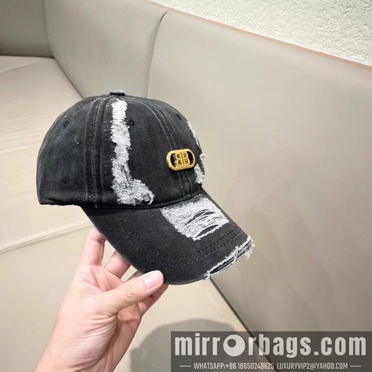 Balenciaga Hat 032002