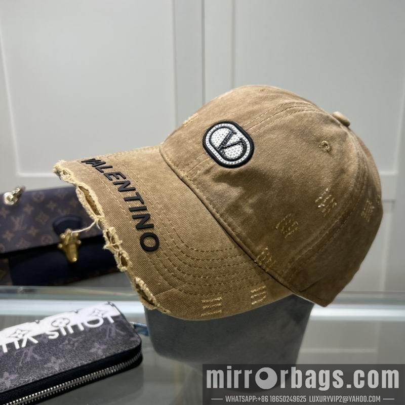 Valentino Hat 042701