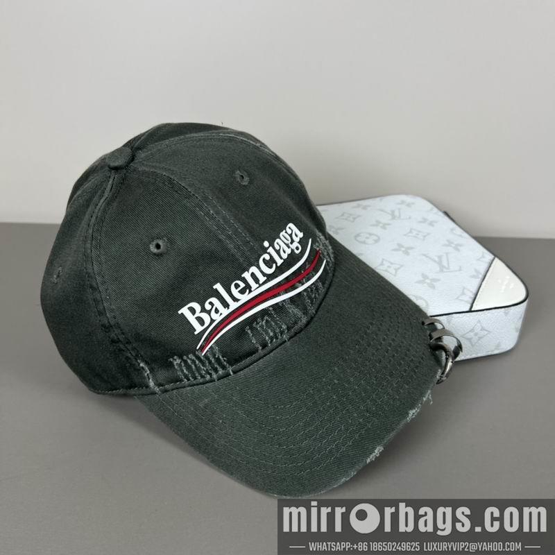 Balenciaga Hat dx37