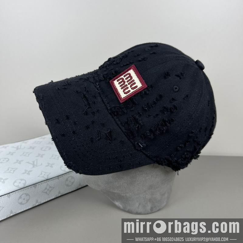 Miumiu Hat dx17