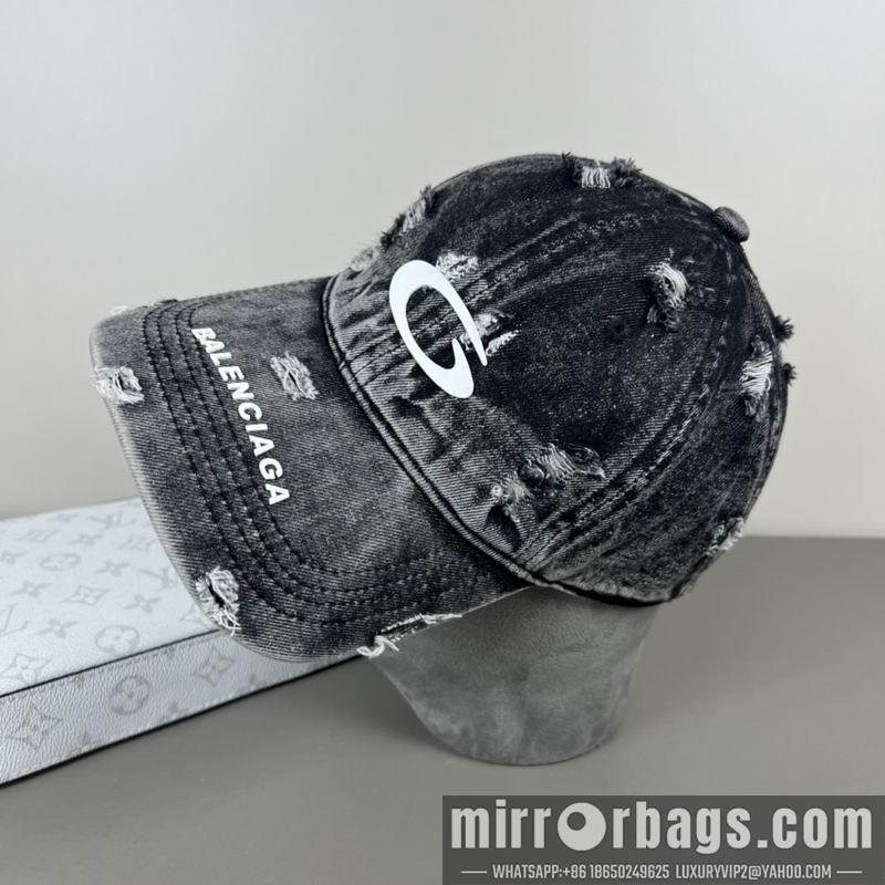 Balenciaga Hat dx30