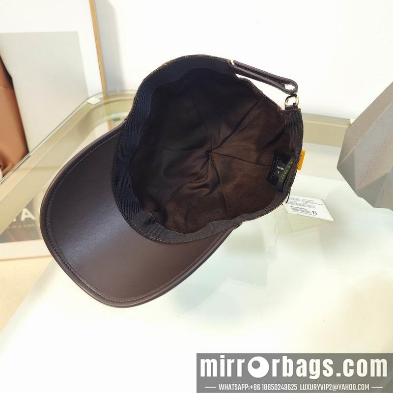 Fendi Hat dx70