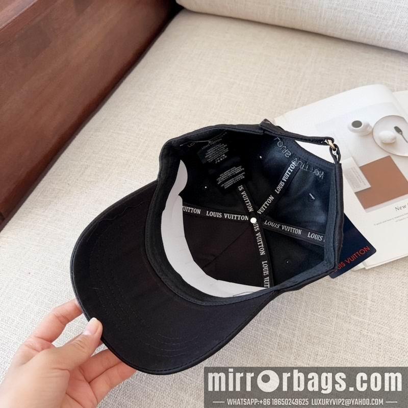 LV Hat dx28