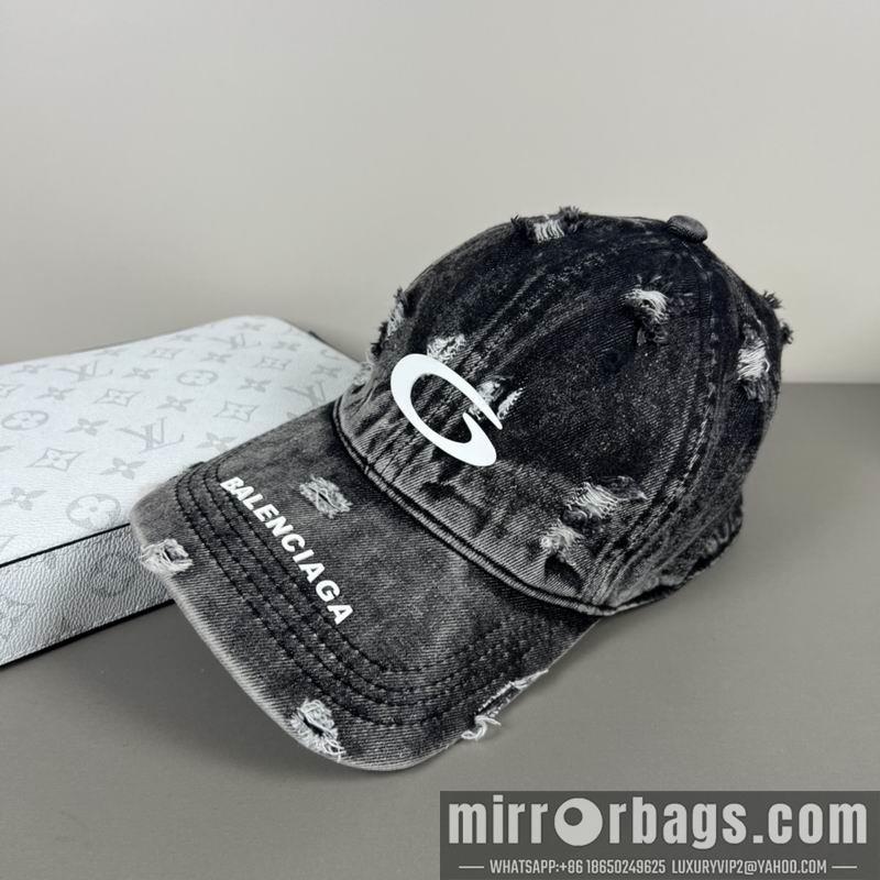 Balenciaga Hat dx30
