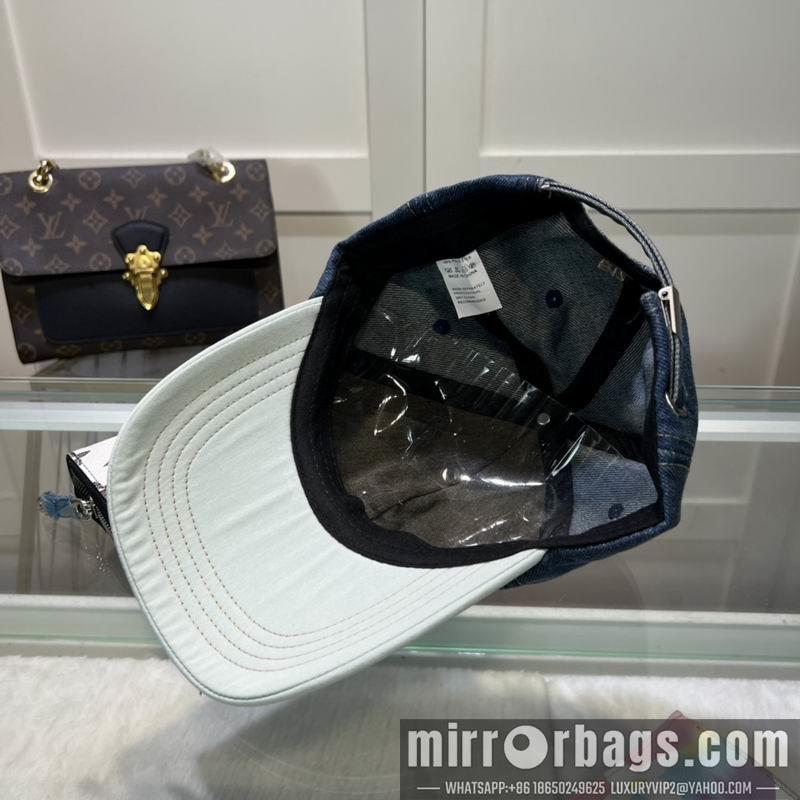 Emis Hat 071301