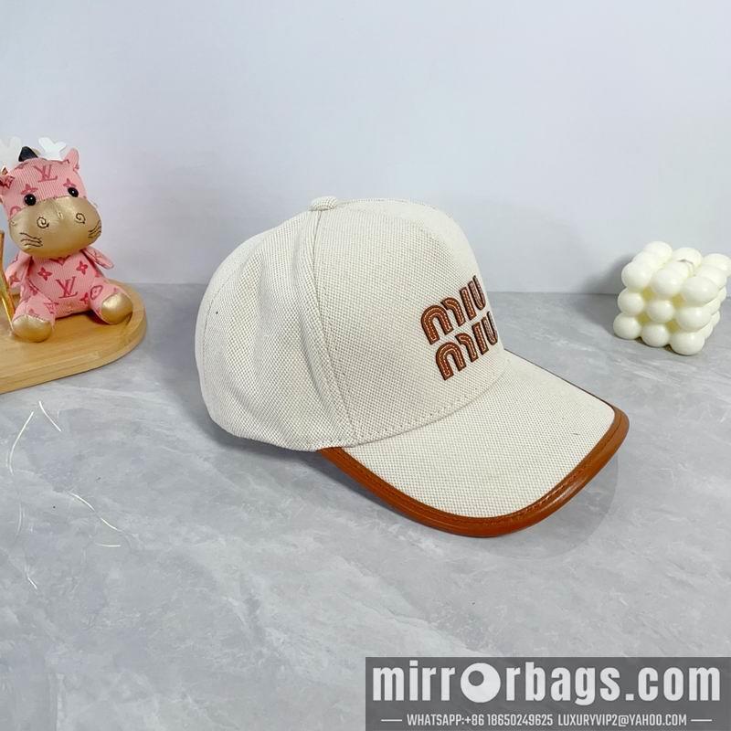 Miumiu Hat dx59