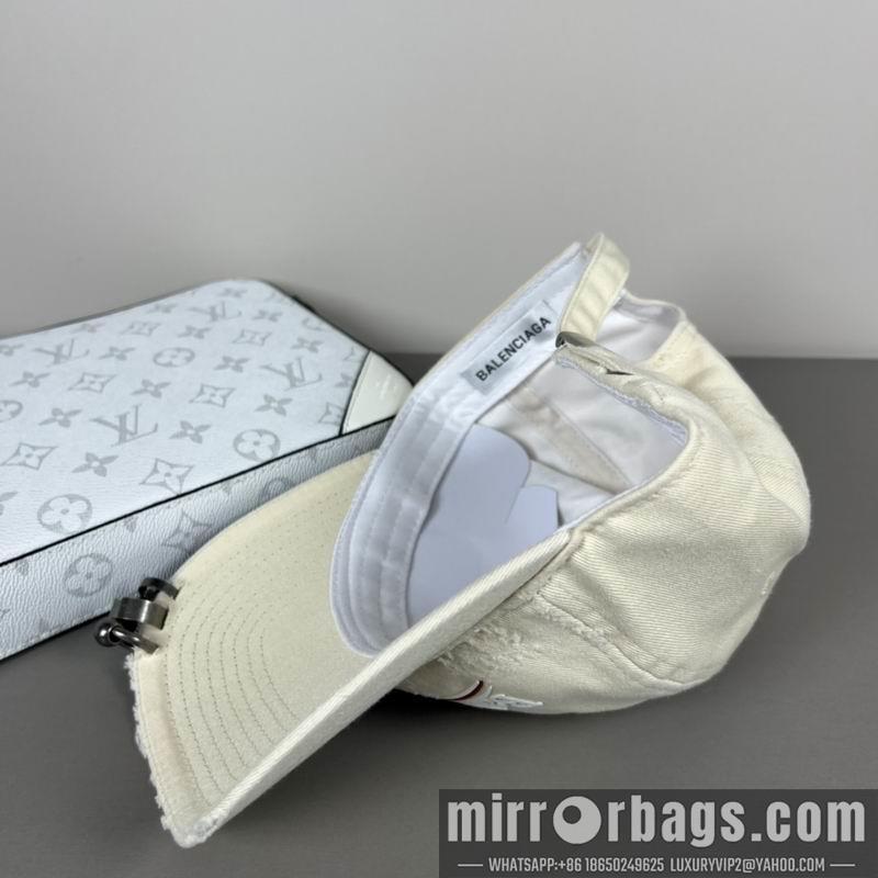 Balenciaga Hat dx37