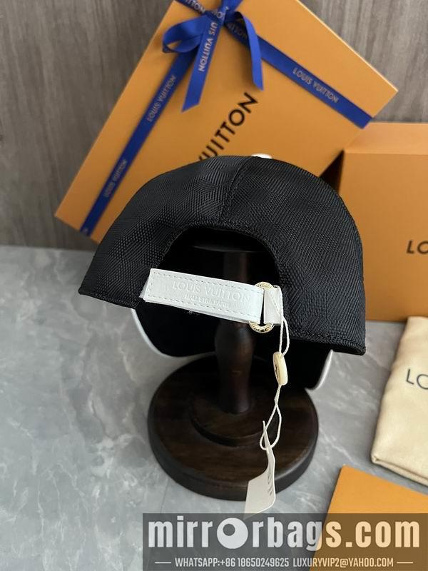 LV Hat dx05