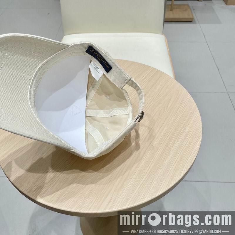 LV Hat 010902