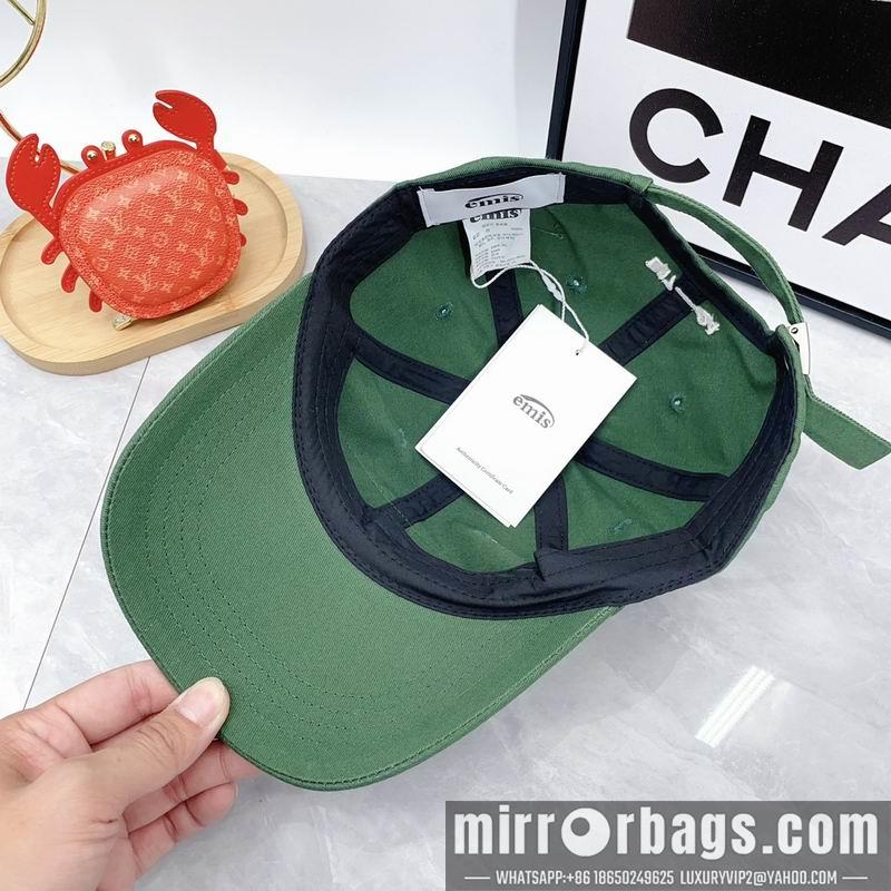 Emis Hat dx04