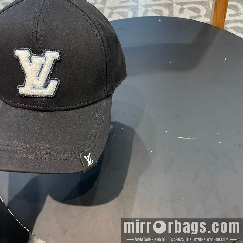 LV Hat 072303