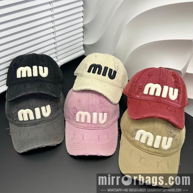 Miumiu Hat hm04