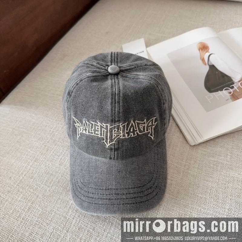Balenciaga Hat dx39