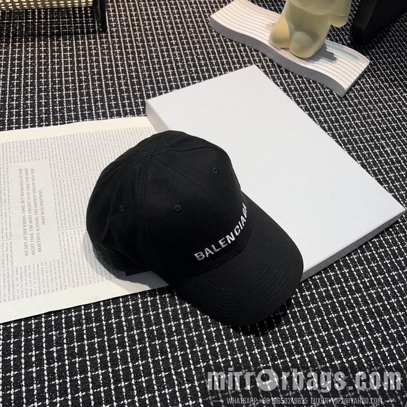 Balenciaga Hat dx10
