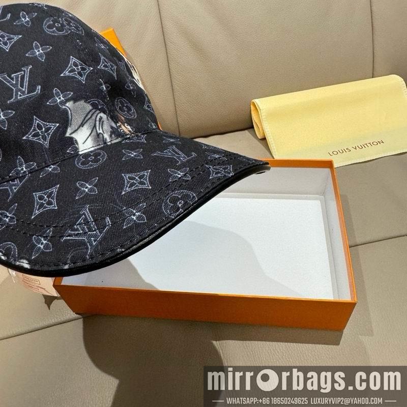 Gucci Hat dx150