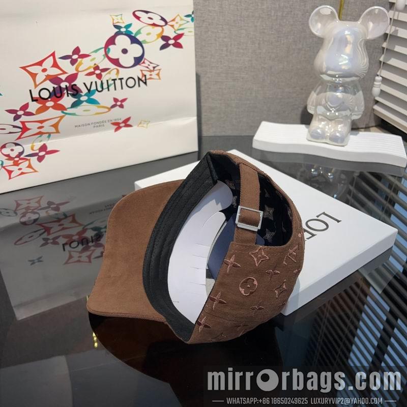 LV Hat 041703