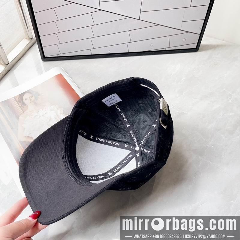 LV Hat 050703