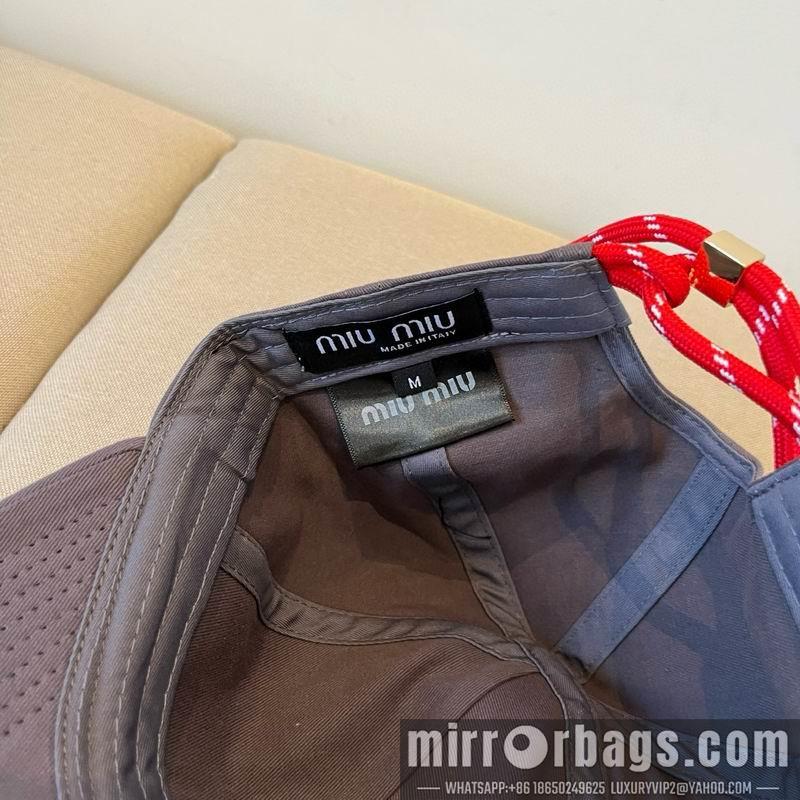 Miumiu Hat dx32