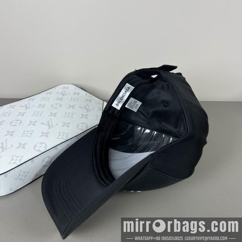Balenciaga Hat dx33