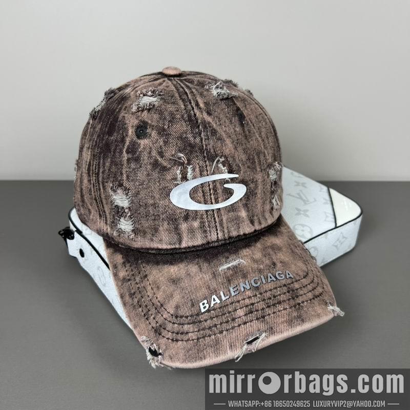 Balenciaga Hat dx30