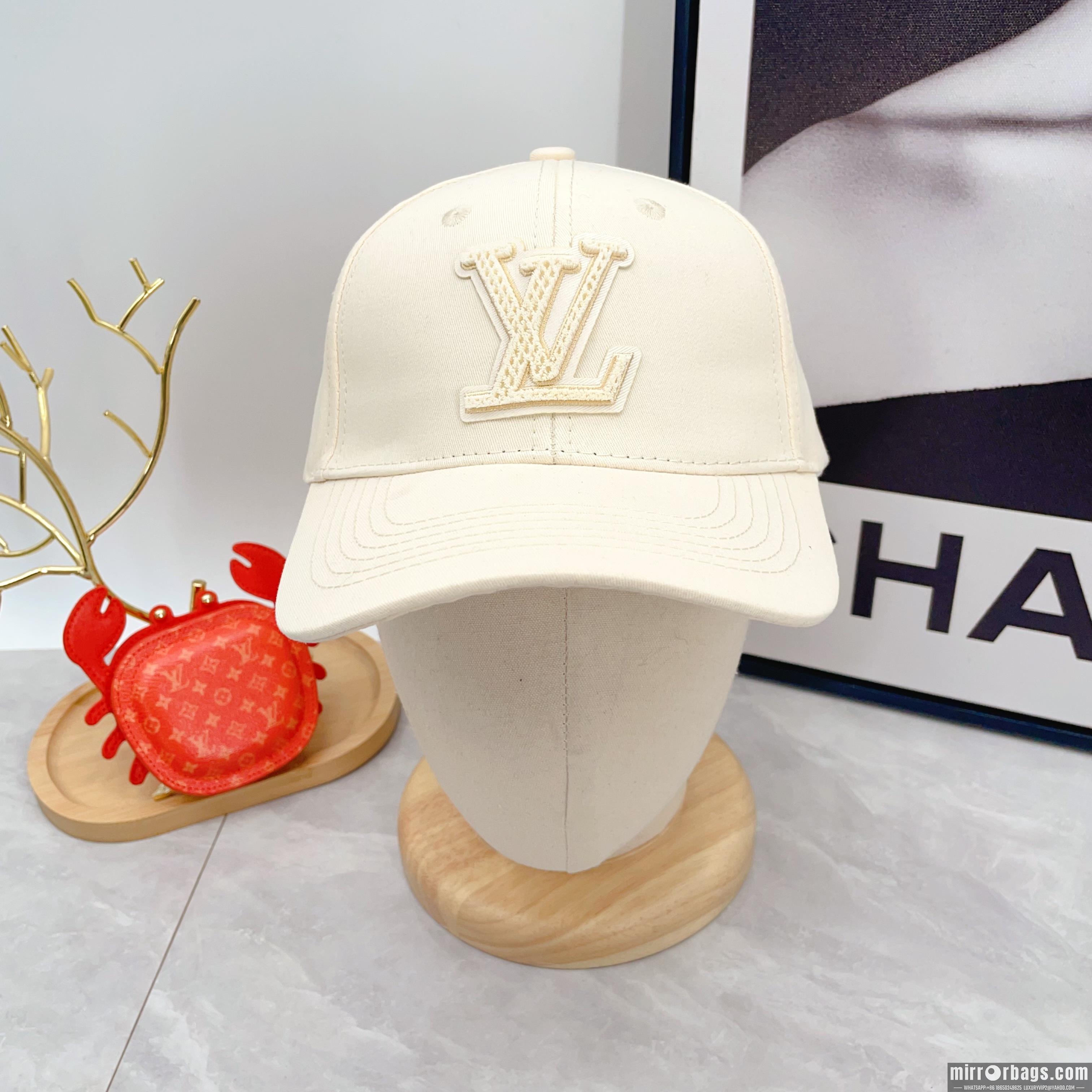 LV Hat dx04