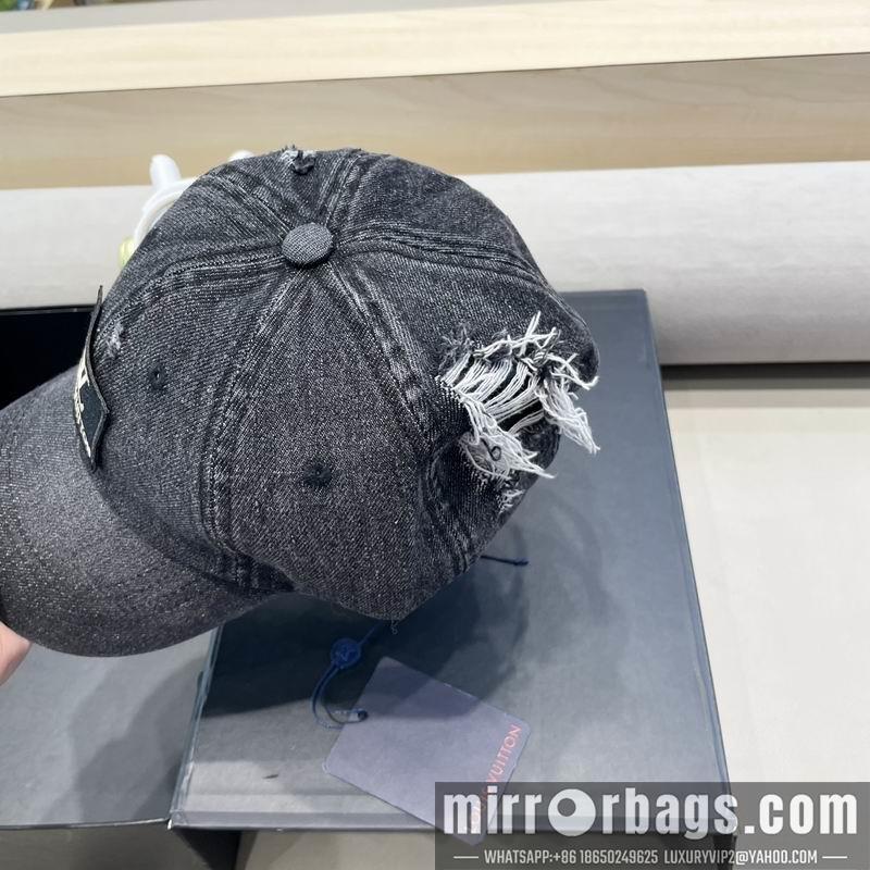 LV Hat 081402