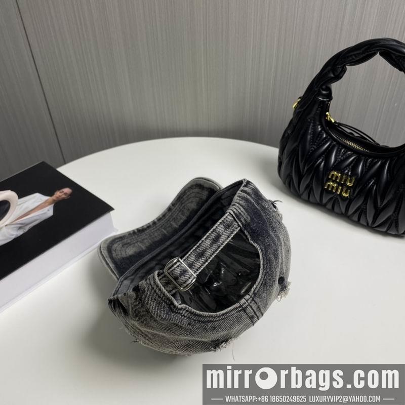 Loewe Hat dx50