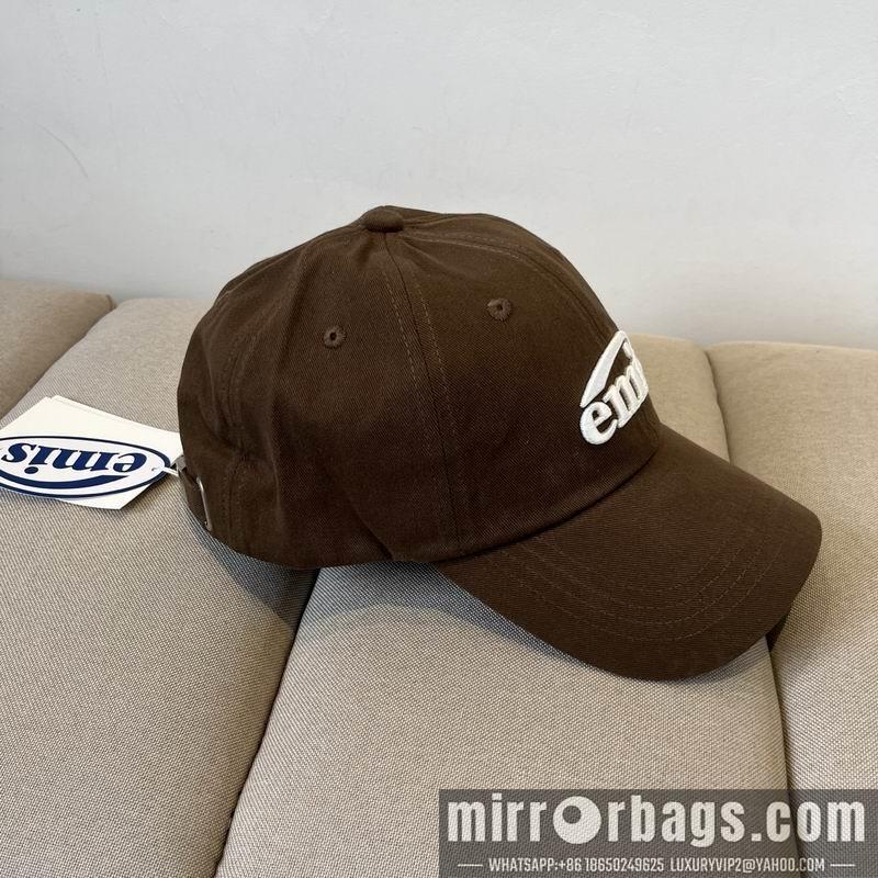 Emis Hat dx08