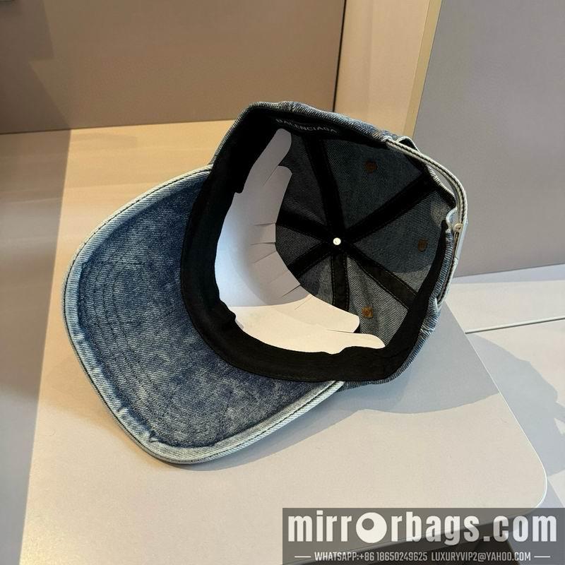 Balenciaga Hat dx08