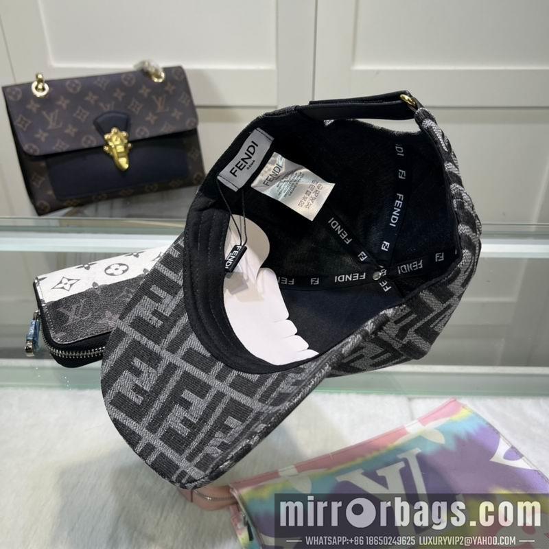 Fendi Hat dx63