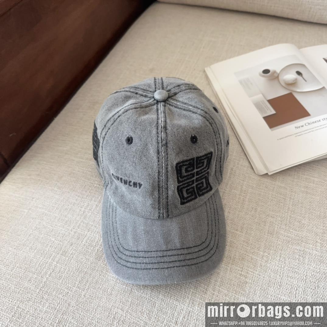 Givenchy Hat dx07
