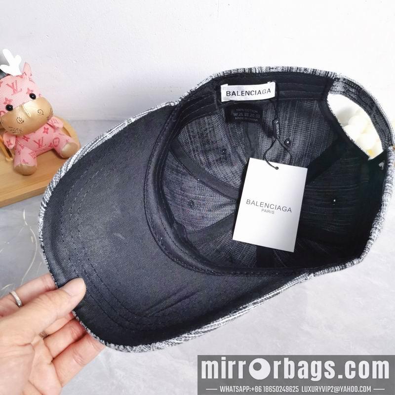 Balenciaga Hat dx32