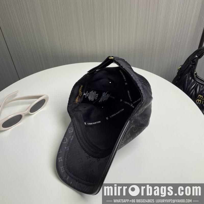 LV Hat 081802