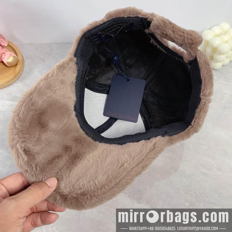 LV Hat dx100