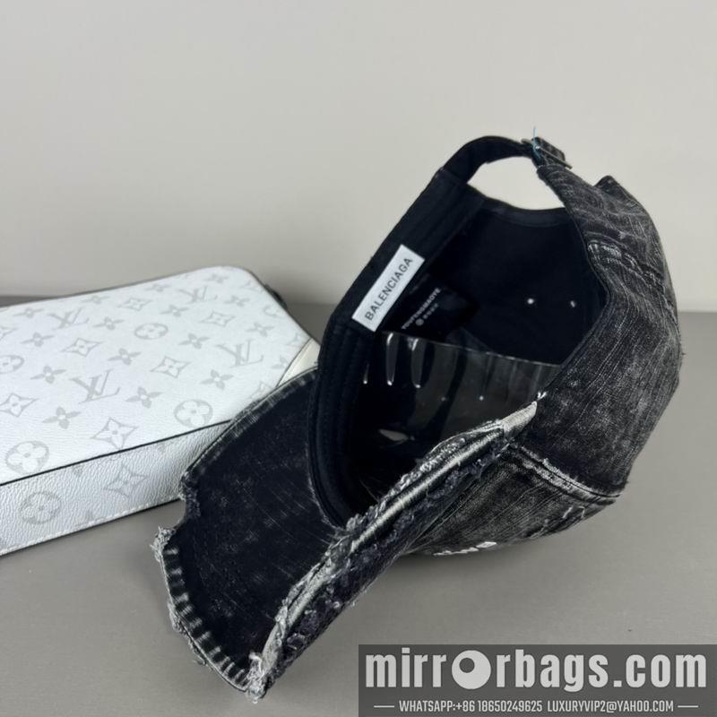 Balenciaga Hat dx31