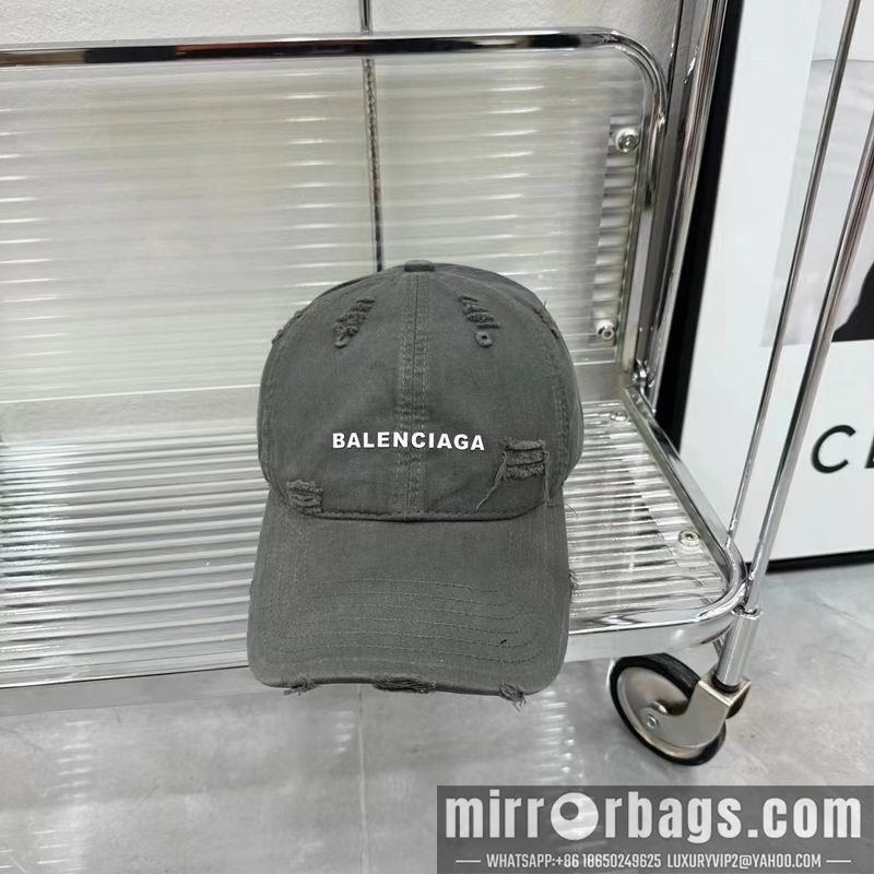 Balenciaga Hat dx38