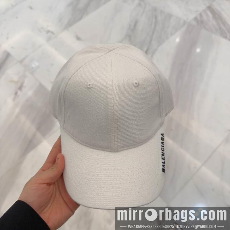 Balenciaga Hat dx70