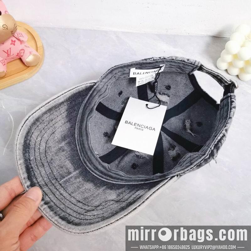 Balenciaga Hat dx30