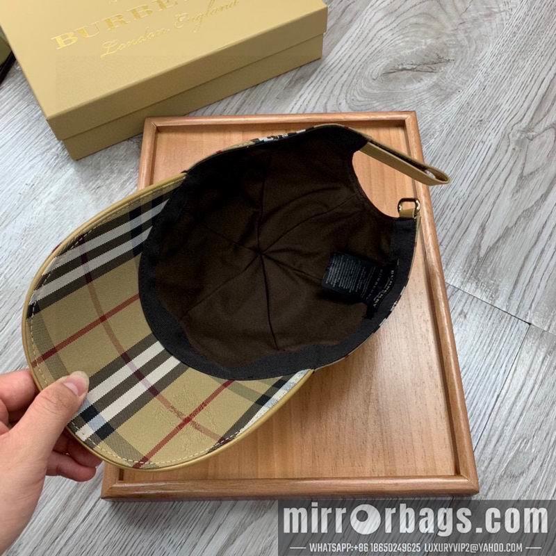 Burberry Hat32