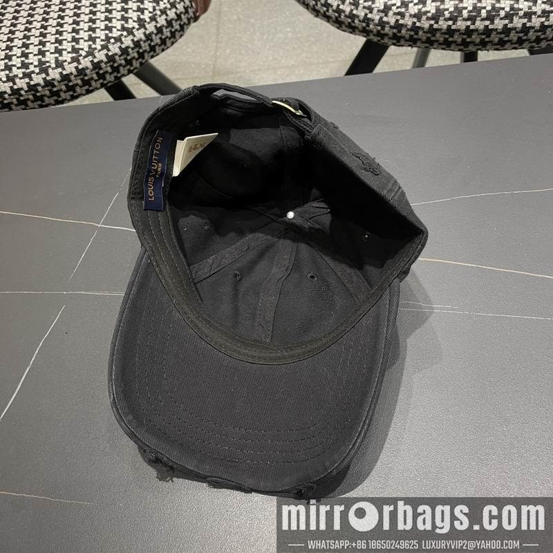 LV Hat 040201