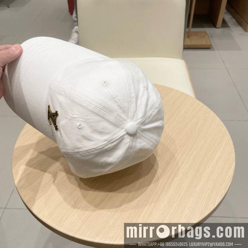 LV Hat 010902