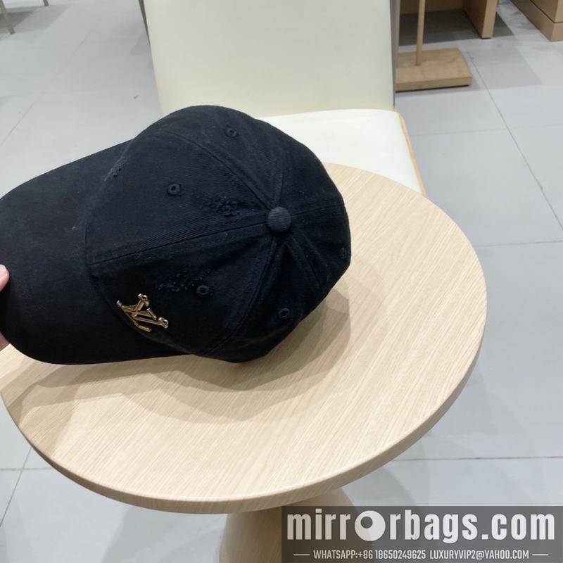 LV Hat 010902