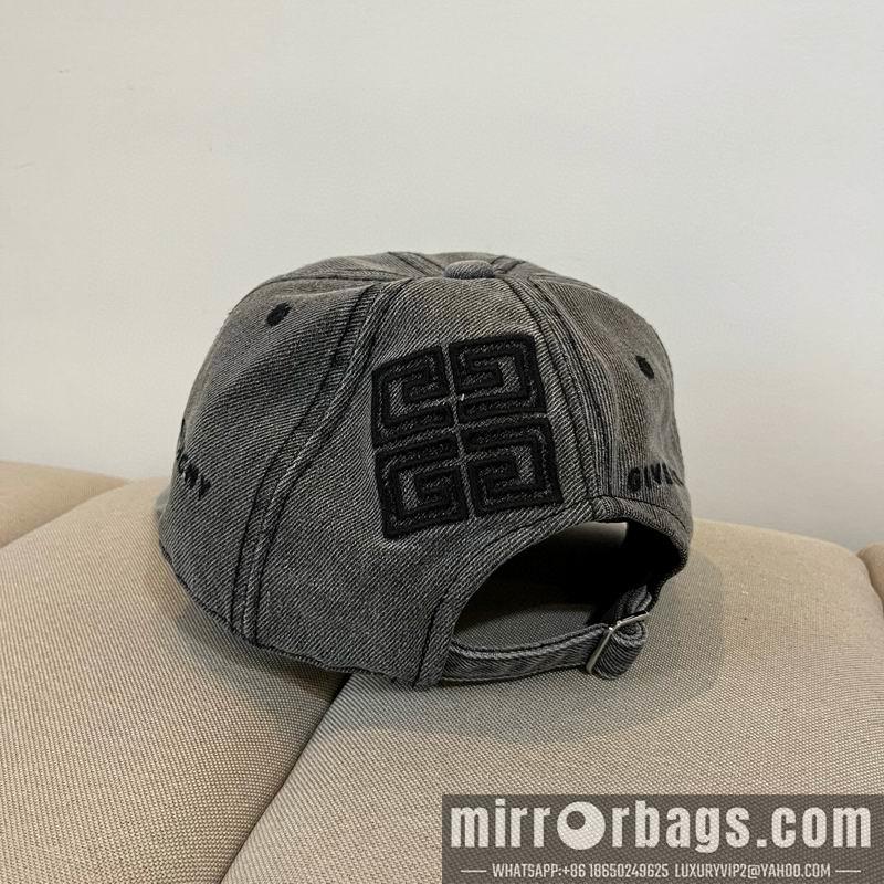 Givenchy Hat dx10
