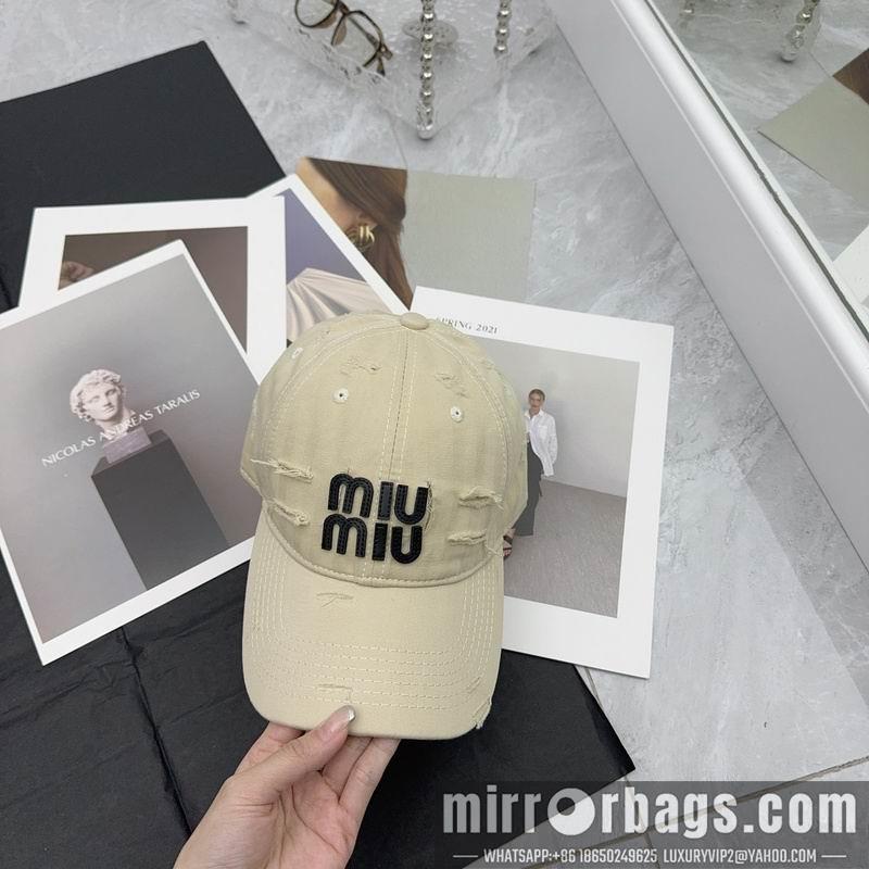 Miumiu Hat hm06
