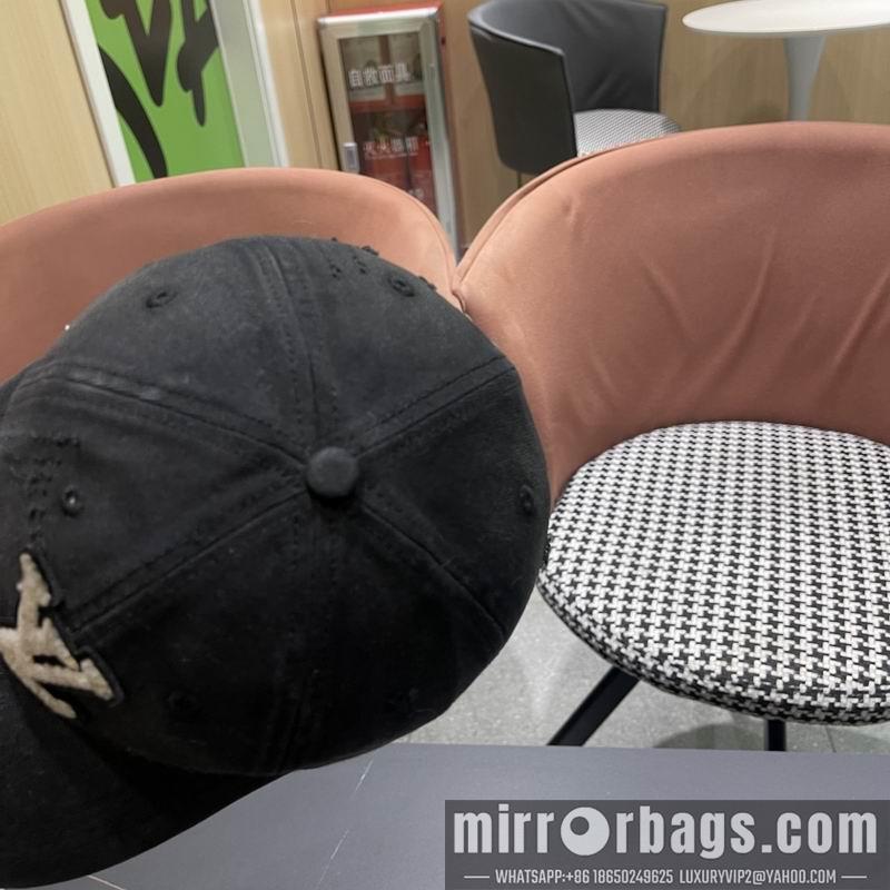 LV Hat 040201
