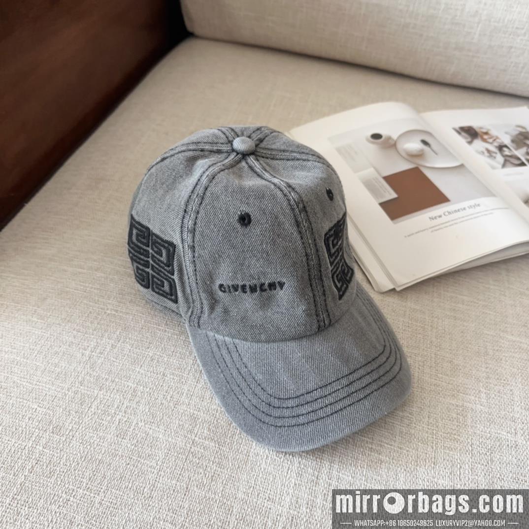 Givenchy Hat dx07