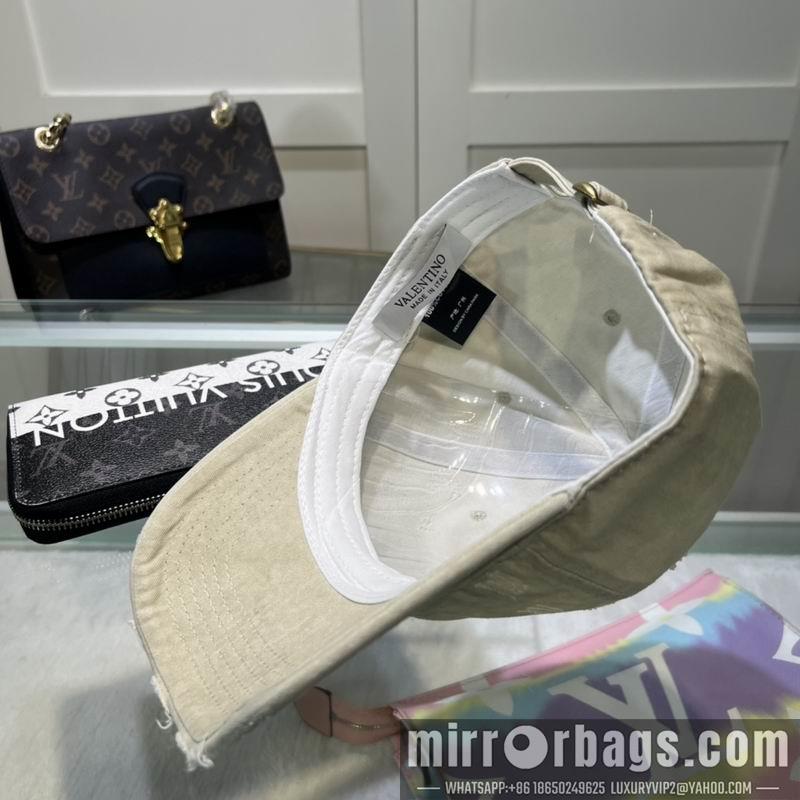 Valentino Hat 042701