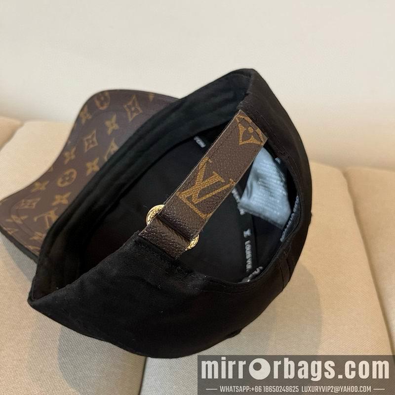 LV Hat dx33