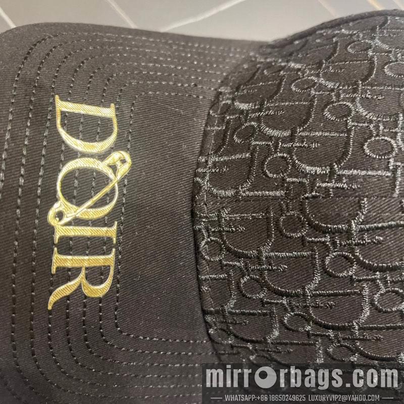 Dior Hat 083003